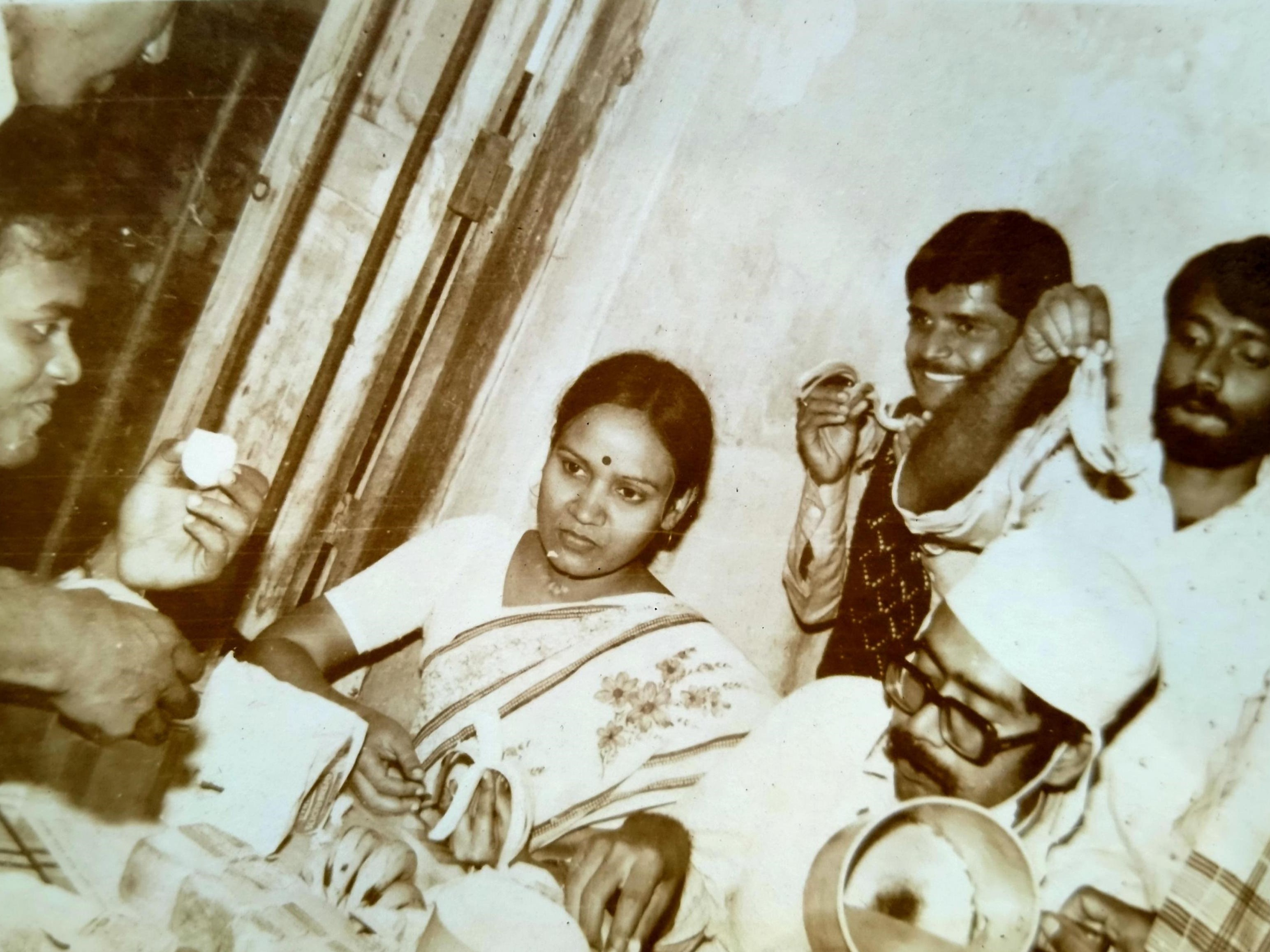 বেলুড় শ্রমজীবী স্বাস্থ্য প্রকল্প সার্জিকাল ক্যাম্পে ১৯৮৪-এর সময়